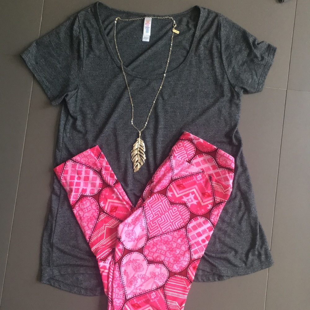 💕 LulaRoe Valentine’s OS Leggings 💕